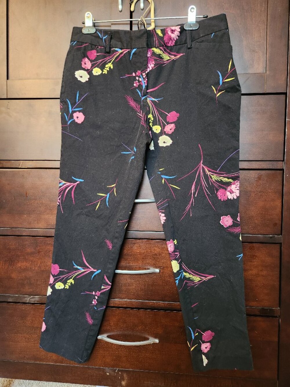 Petite Worthington floral black work or semi-formal 91% cottonpants
